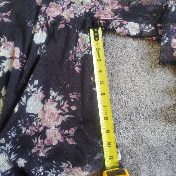 Roommates Sheer Floral Blouse With Bell Sleeves Size L - Picture 6 of 8
